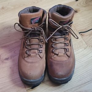 *SOLD* Red Wing steel toed shoes